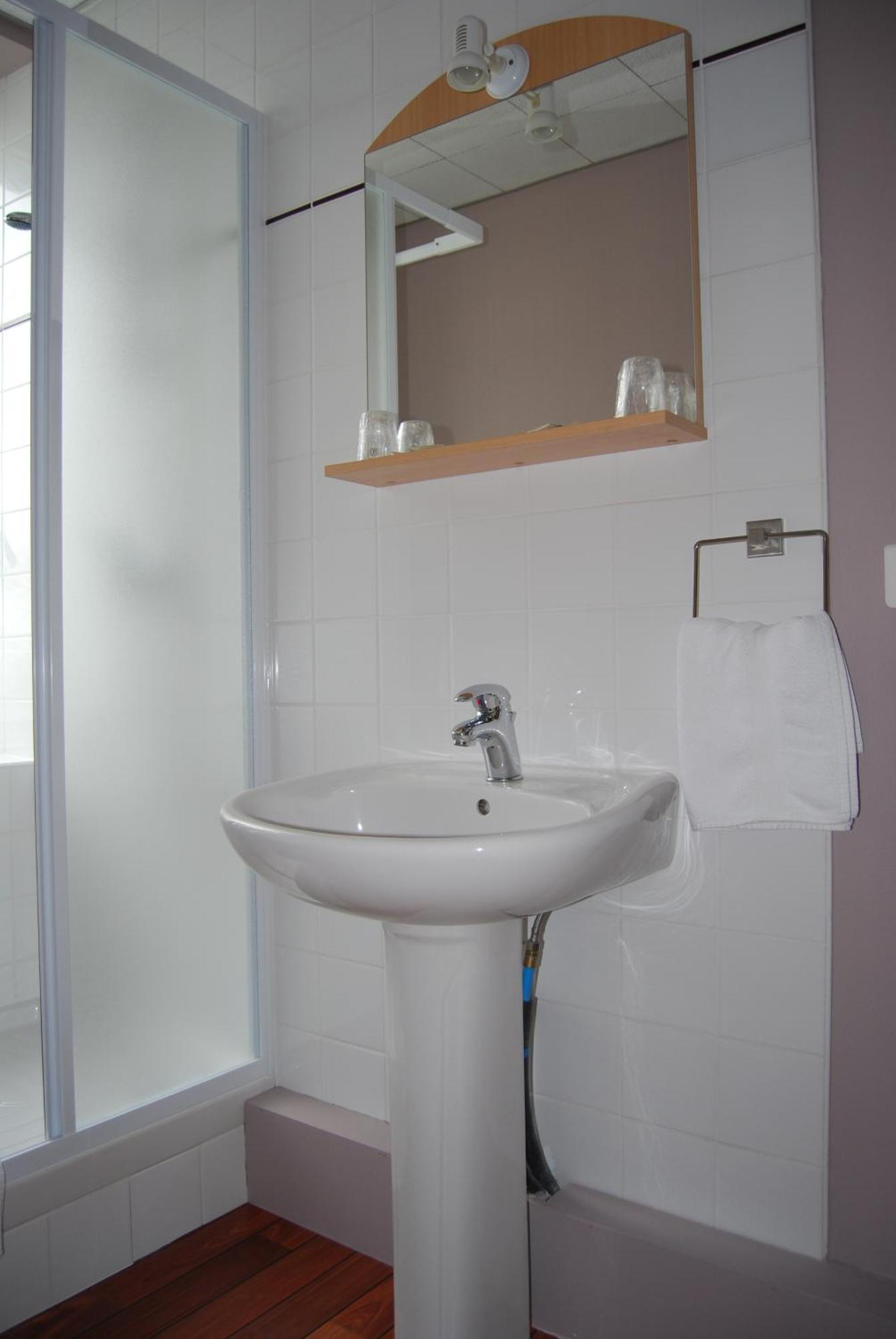 Le Bretagne - Hôtel Spa&Sauna Douarnenez Esterno foto