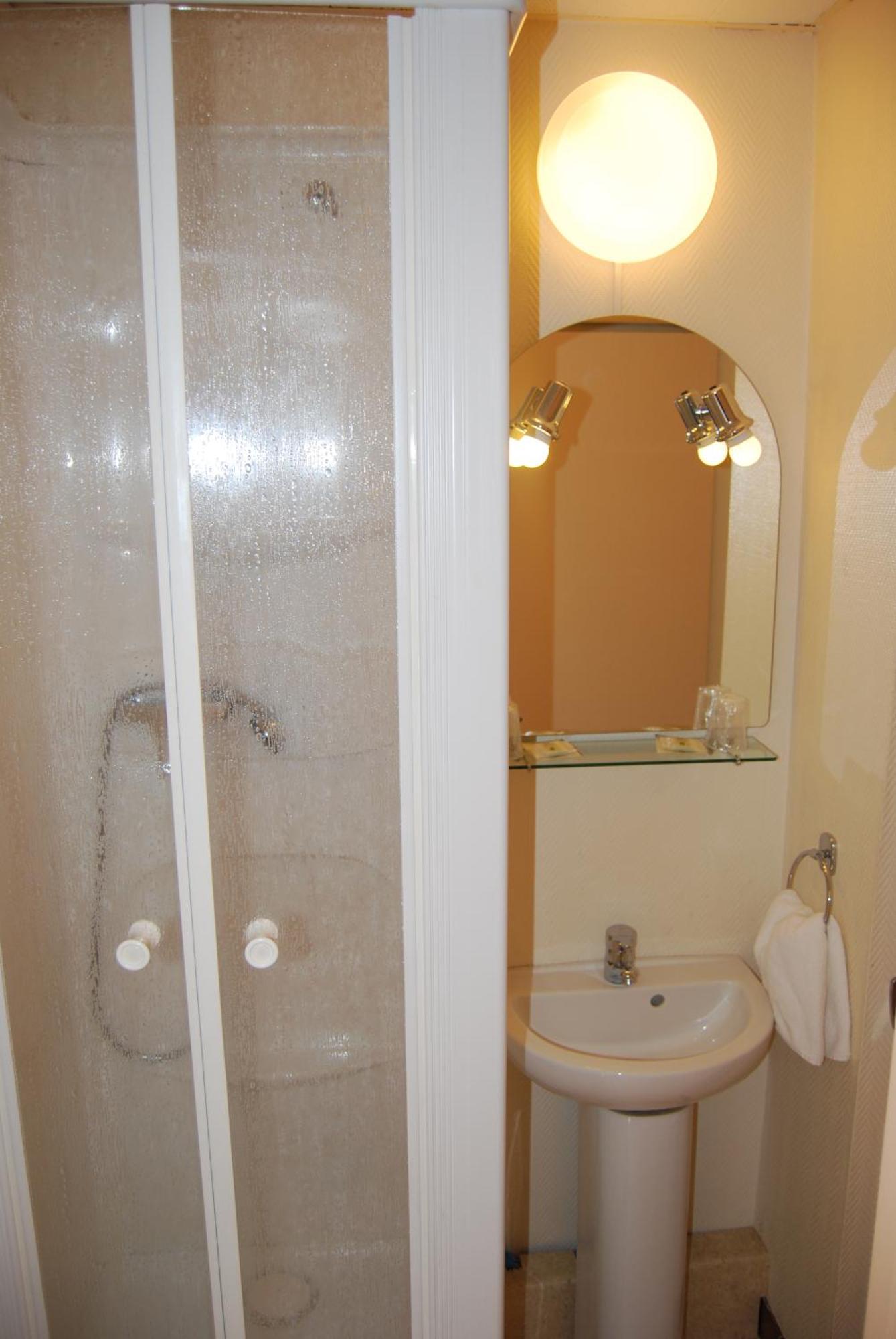 Le Bretagne - Hôtel Spa&Sauna Douarnenez Esterno foto